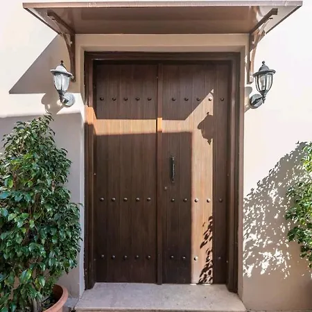 Semesterbostad Unique *